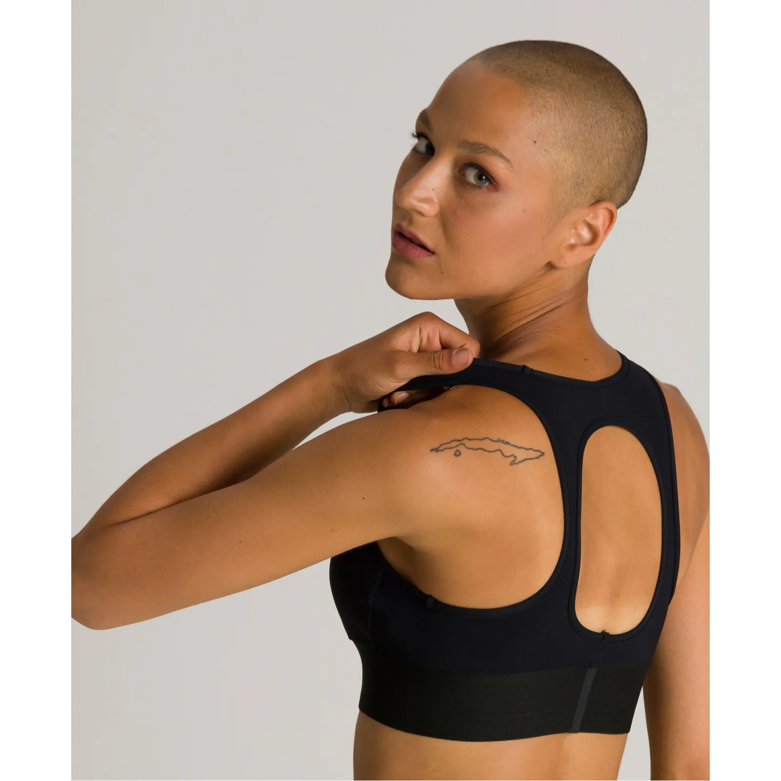 Топ Arena W ARENA AVNIER BRA TOP