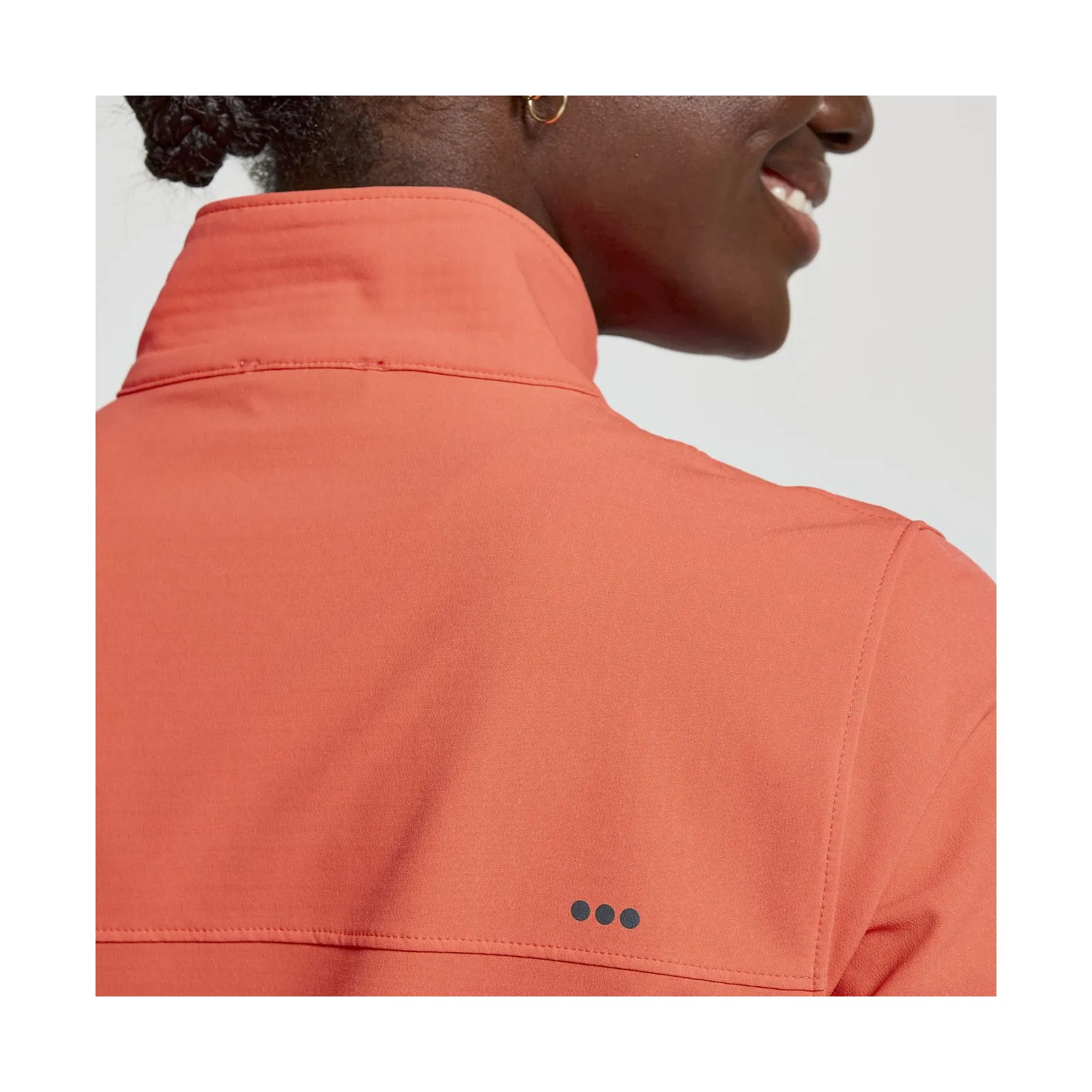 Жіноча вітрівка Saucony Bluster Jacket Жіноча вітрівка Saucony Bluster Jacket