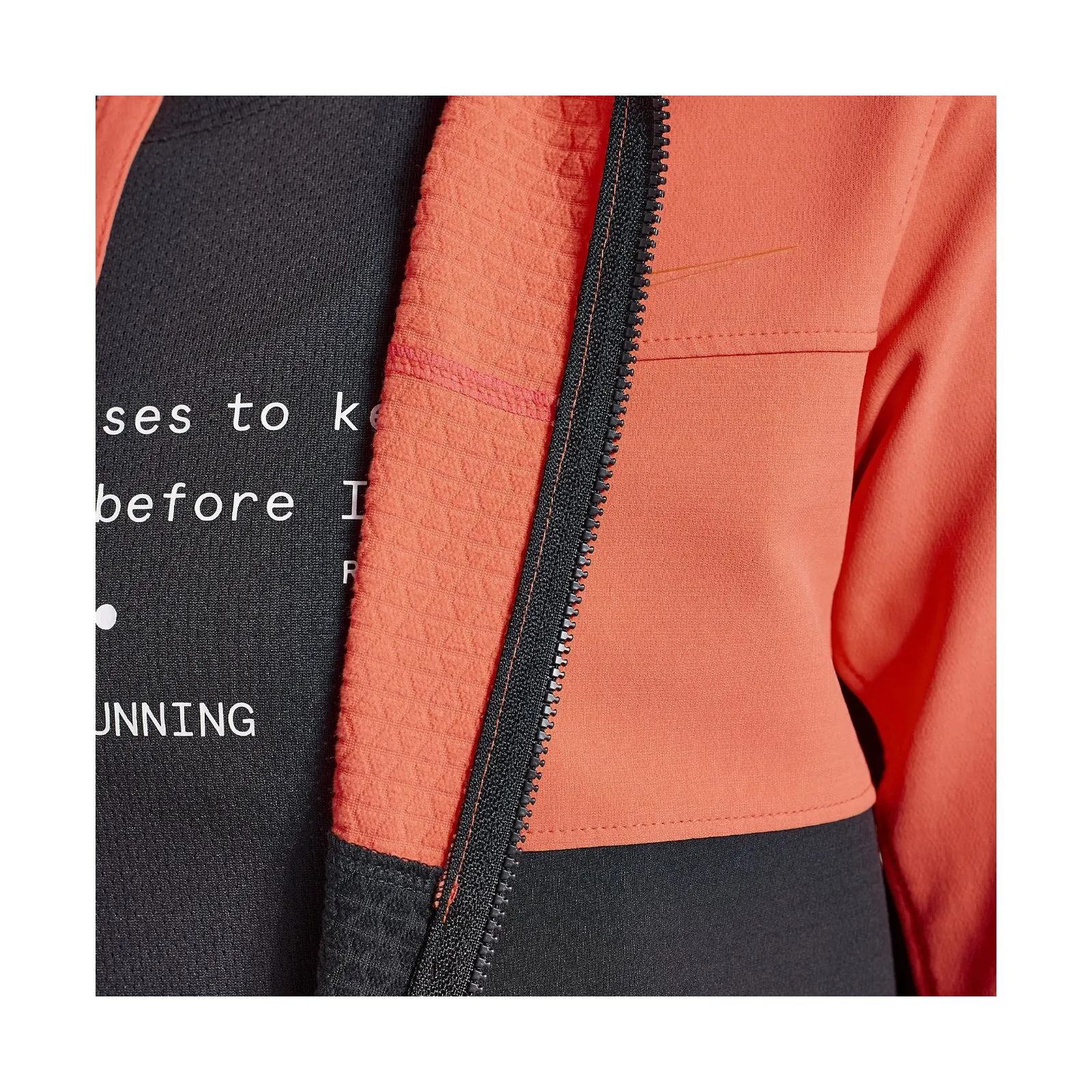 Жіноча вітрівка Saucony Bluster Jacket Жіноча вітрівка Saucony Bluster Jacket