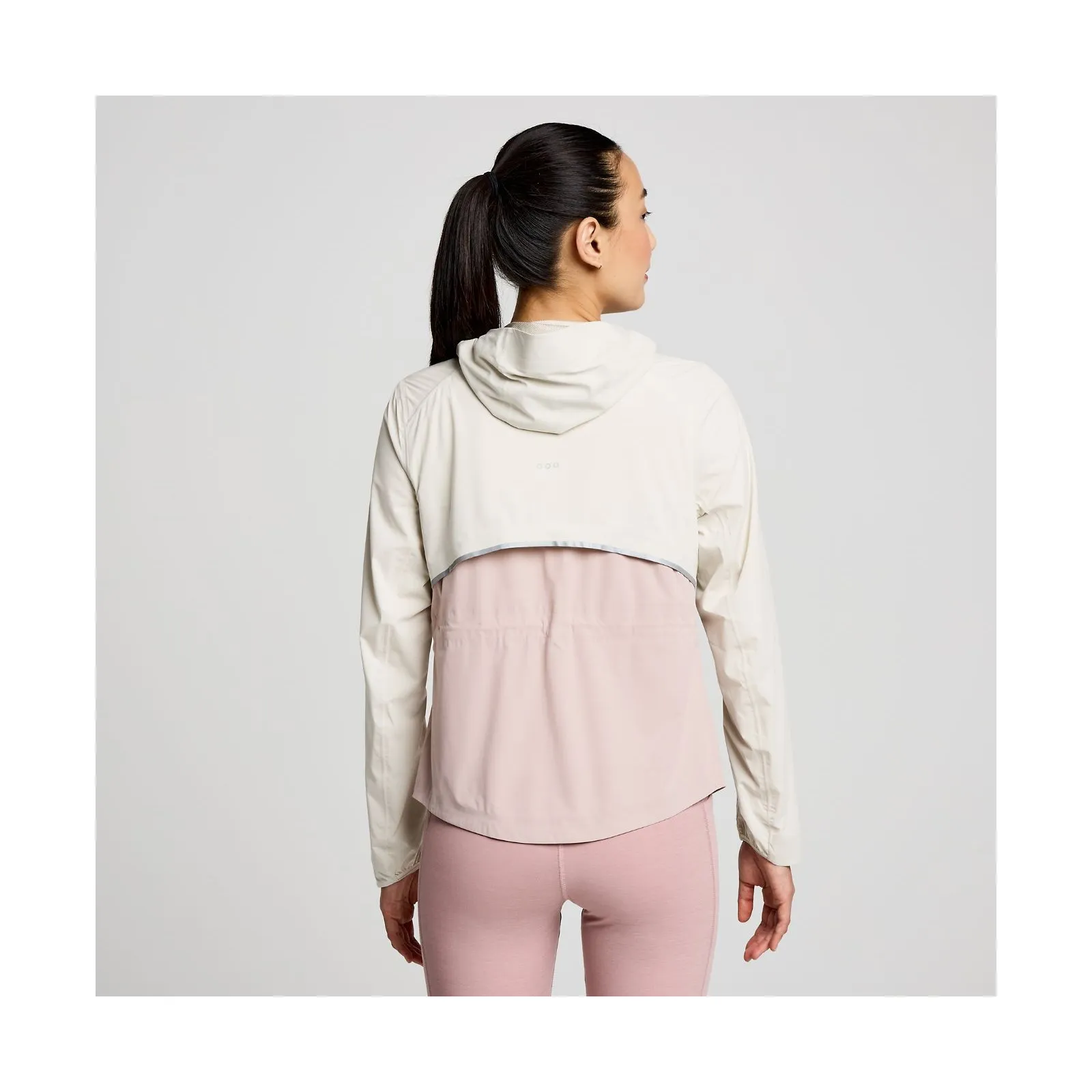 Жіноча вітрівка Saucony RUNSHIELD JACKET Жіноча вітрівка Saucony RUNSHIELD JACKET