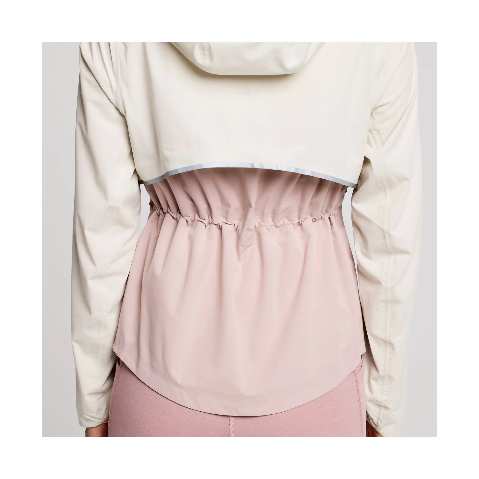 Жіноча вітрівка Saucony RUNSHIELD JACKET Жіноча вітрівка Saucony RUNSHIELD JACKET