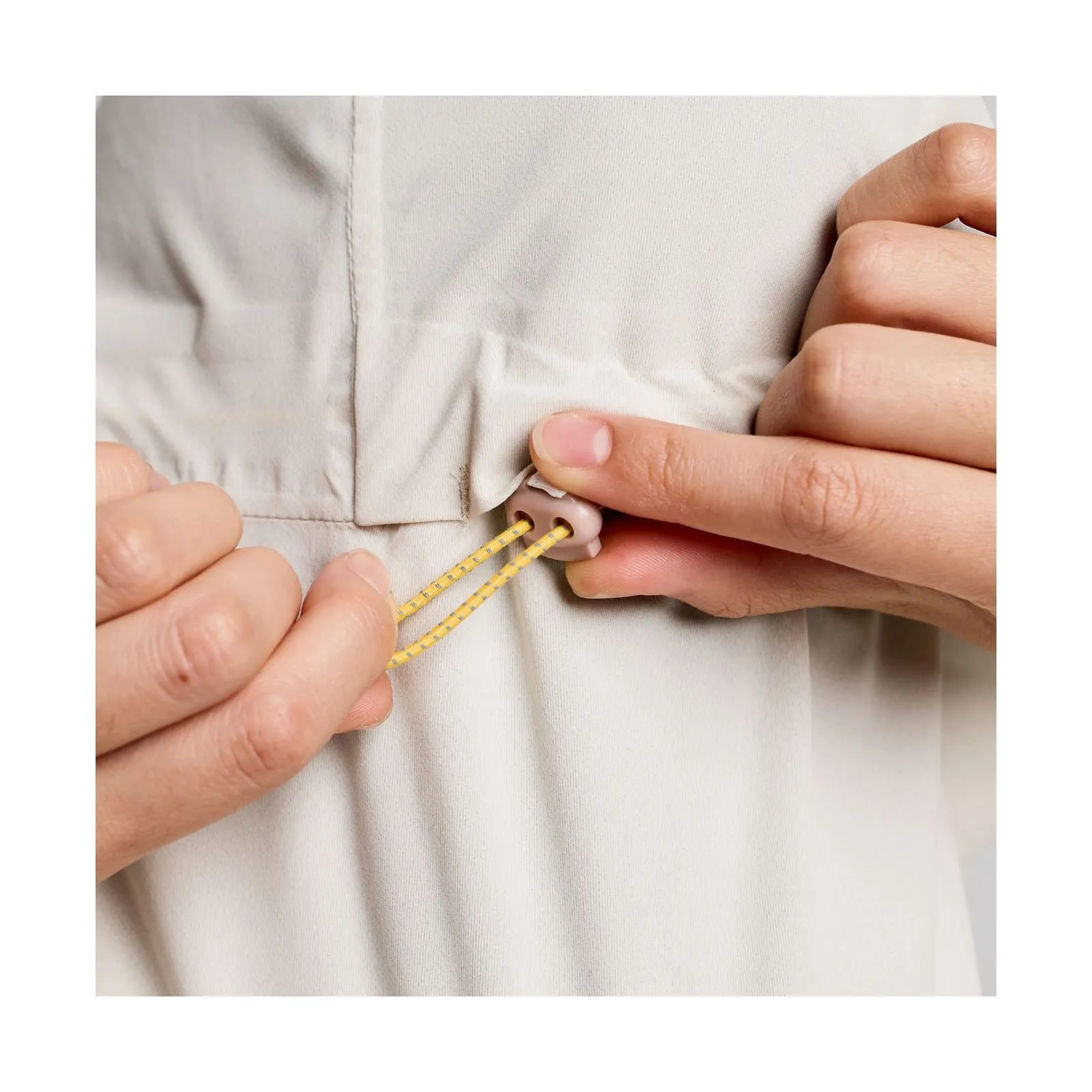 Жіноча вітрівка Saucony RUNSHIELD JACKET Жіноча вітрівка Saucony RUNSHIELD JACKET