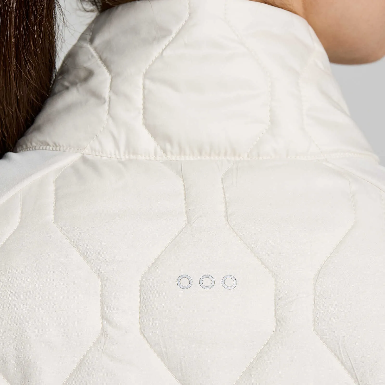 Жіночий анорак Saucony SOLSTICE OYSTERPUFF HALF ZIP Жіночий анорак Saucony SOLSTICE OYSTERPUFF HALF ZIP