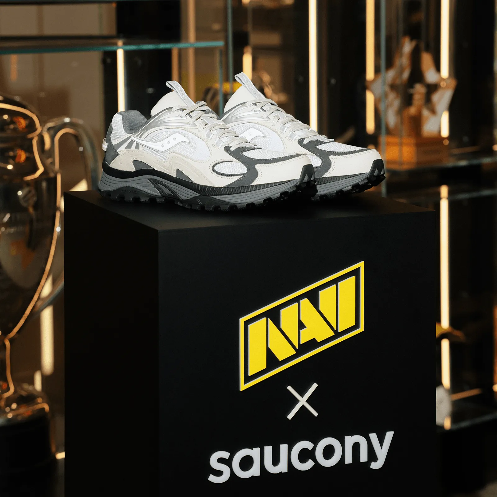 Чоловічі кросівки Saucony GRID AURA X
